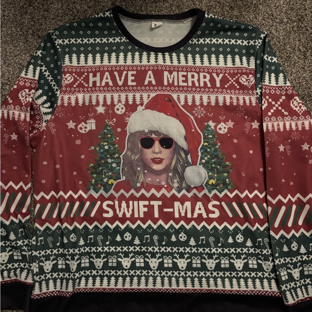 Unisex “Have A Merry SWIFT-MAS” Long Sleeved Top XL Holiday Festive Cozy